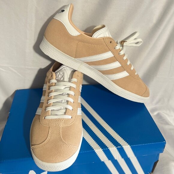 adidas Shoes - Adidas Gazelle Sneakers Halblu Blush / Cloud White / Core Black Size 6.5